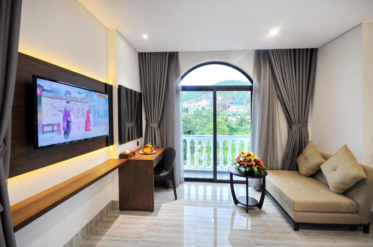 Crown Nguyen Hoang Hotel Nha Trang Exterior foto